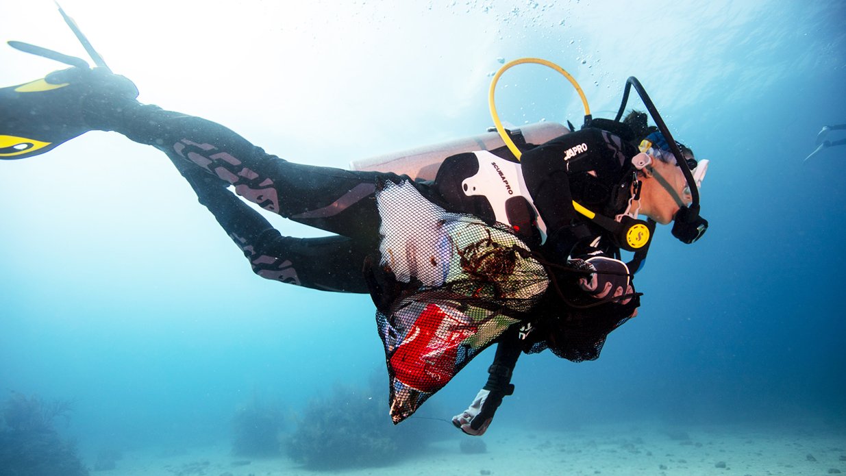 Dive-Against-Debris